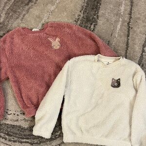 2x H&M girls fluffy sweater
